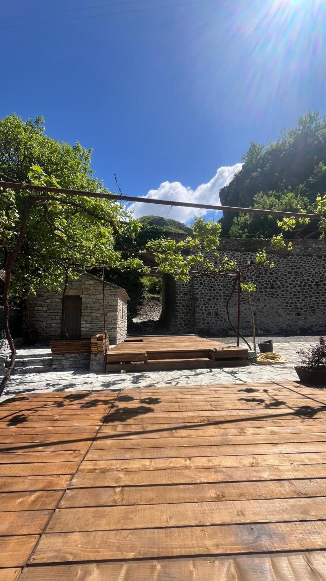 Hotel Davids Koman Εξωτερικό φωτογραφία