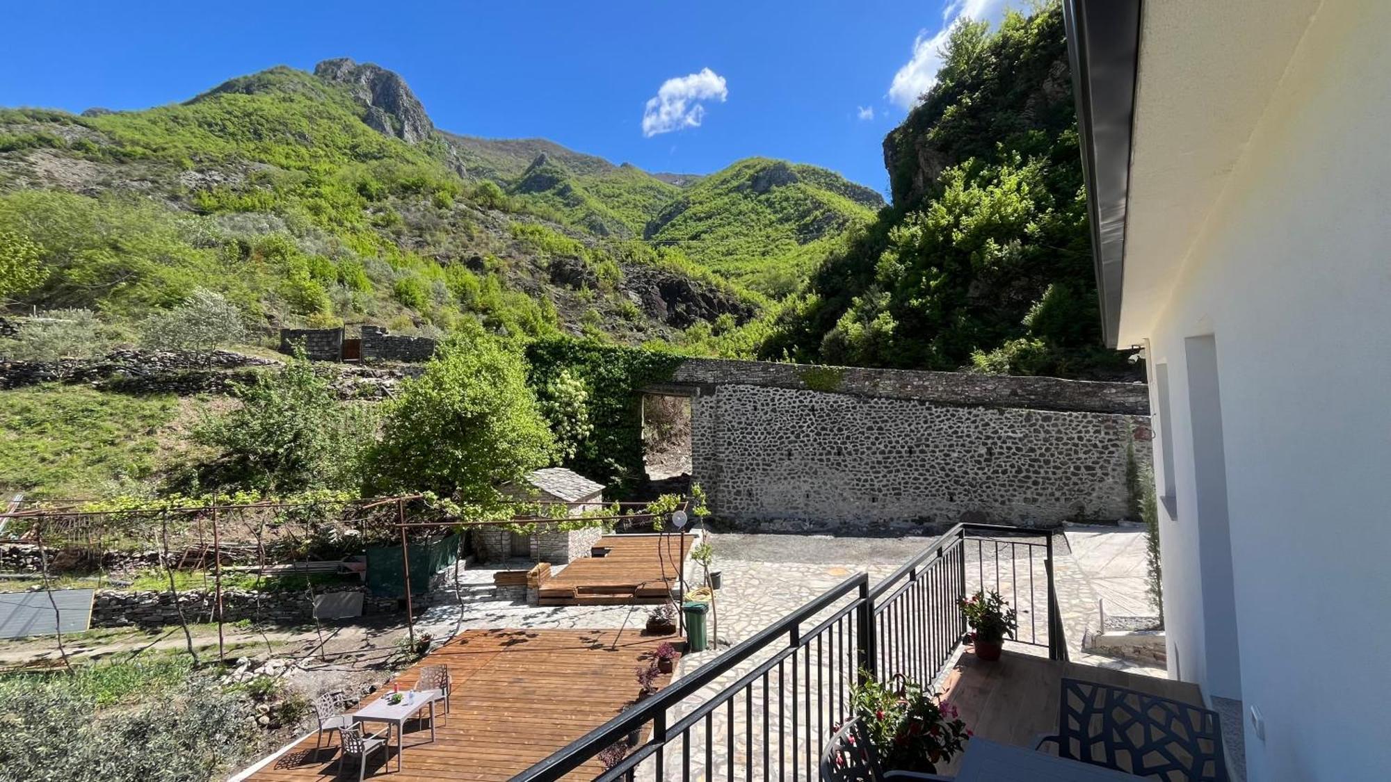 Hotel Davids Koman Εξωτερικό φωτογραφία
