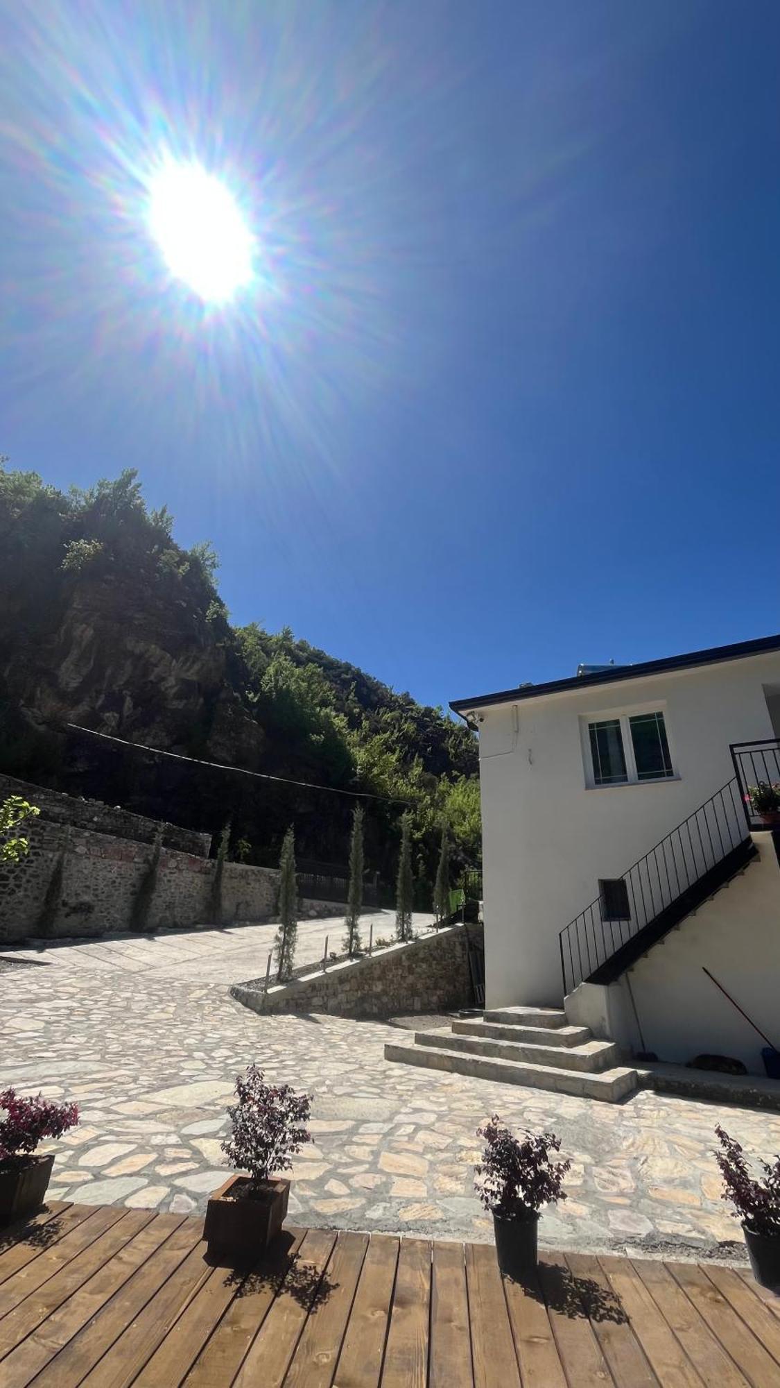 Hotel Davids Koman Εξωτερικό φωτογραφία
