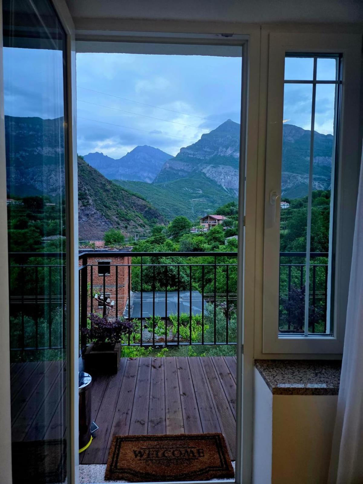 Hotel Davids Koman Εξωτερικό φωτογραφία